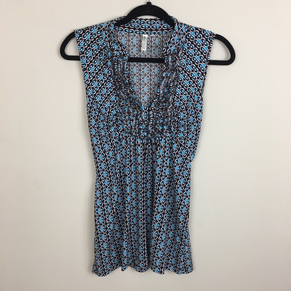 Heart Soul sleeveless top size XL ruffled front